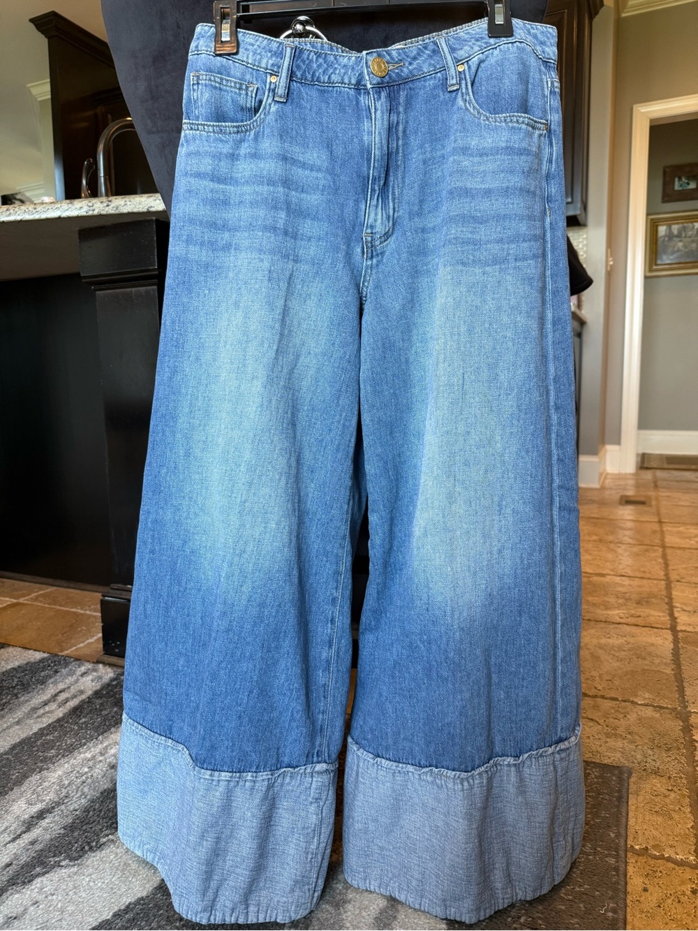 Women’s Wide-Leg Cuffed Denim Jeans - Light Blue